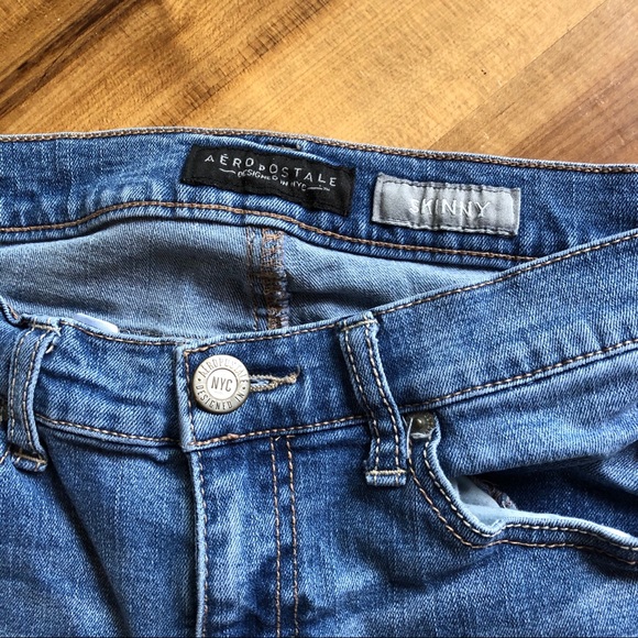 Aeropostale | Light Wash Jeans | Size 6 - Picture 4 of 7